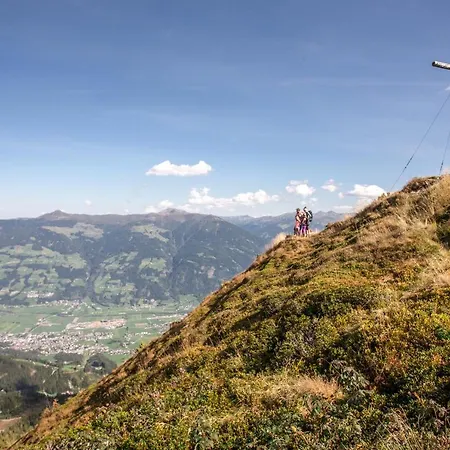 Haus Sonnenschein * הארט אים זילרטל